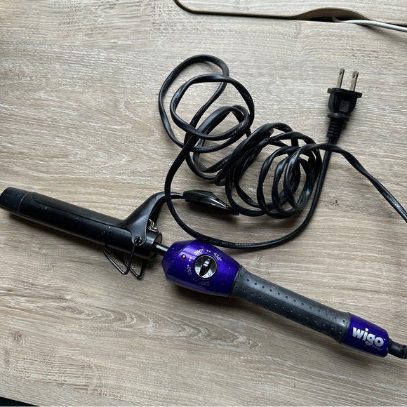 Wigo 1” curling iron - Picture 1 of 7